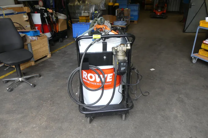 Rowe Hightec – Fassbehälter mit Pumpe und Zapfschlauch, fahrbar
